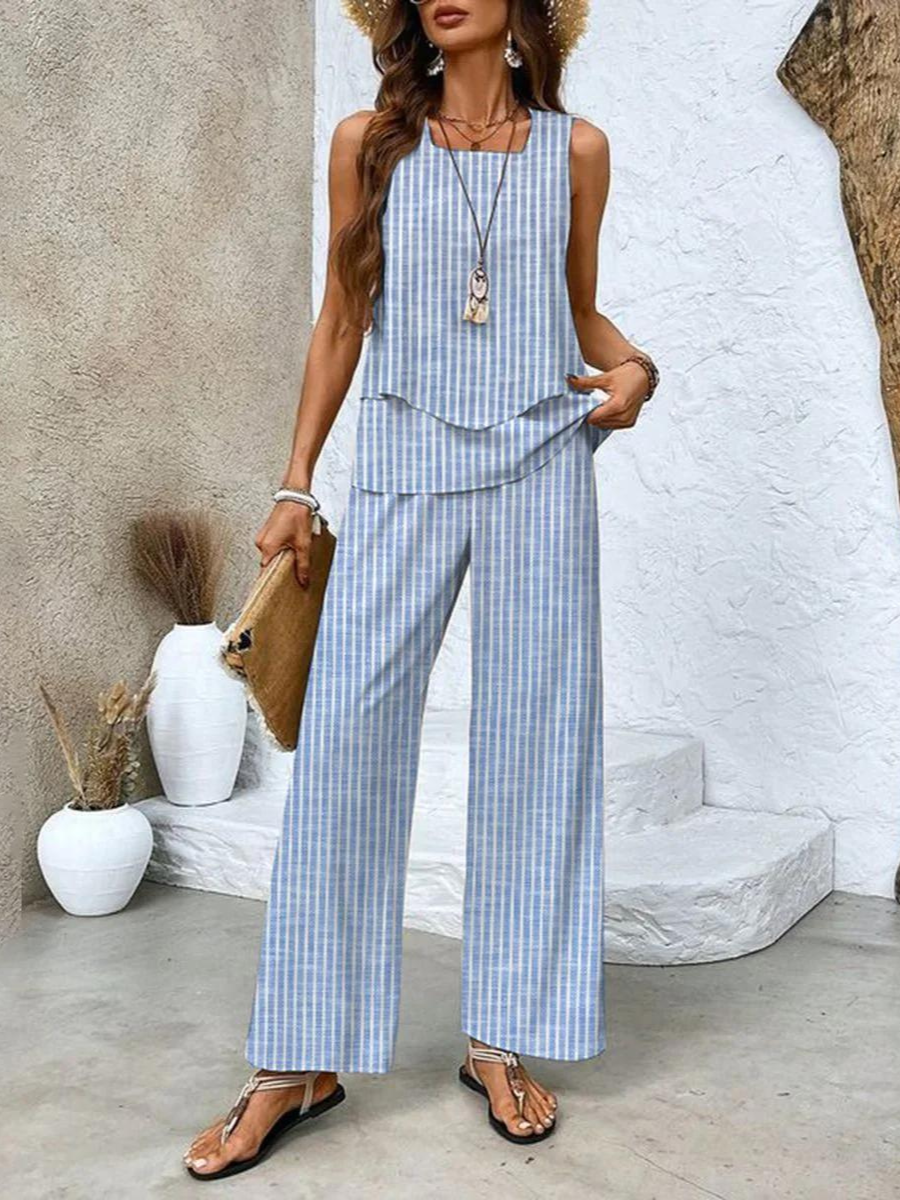 Larissa | Women’s Two-Piece Set featuring Leaf Print Trousers