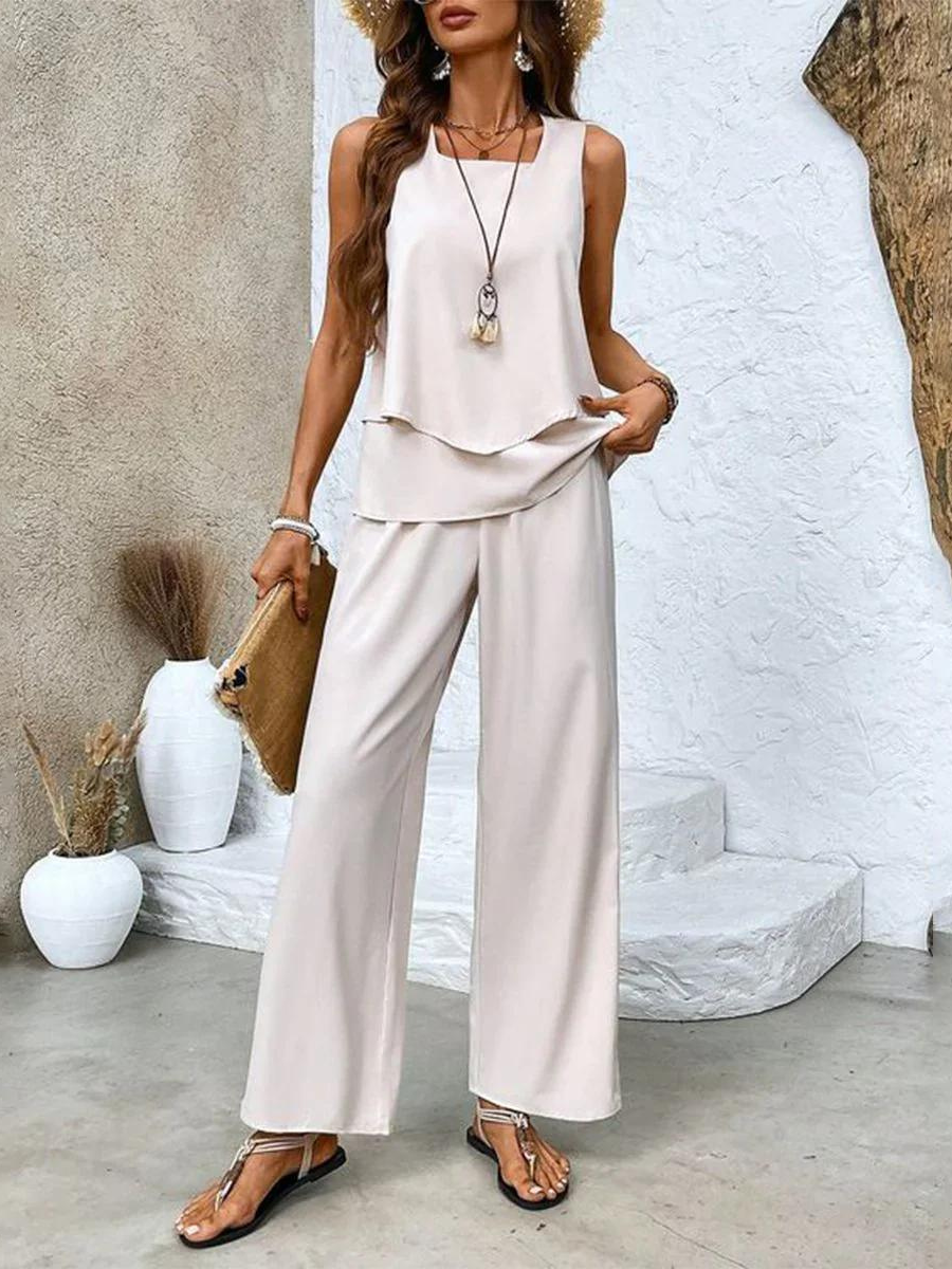 Larissa | Women’s Two-Piece Set featuring Leaf Print Trousers
