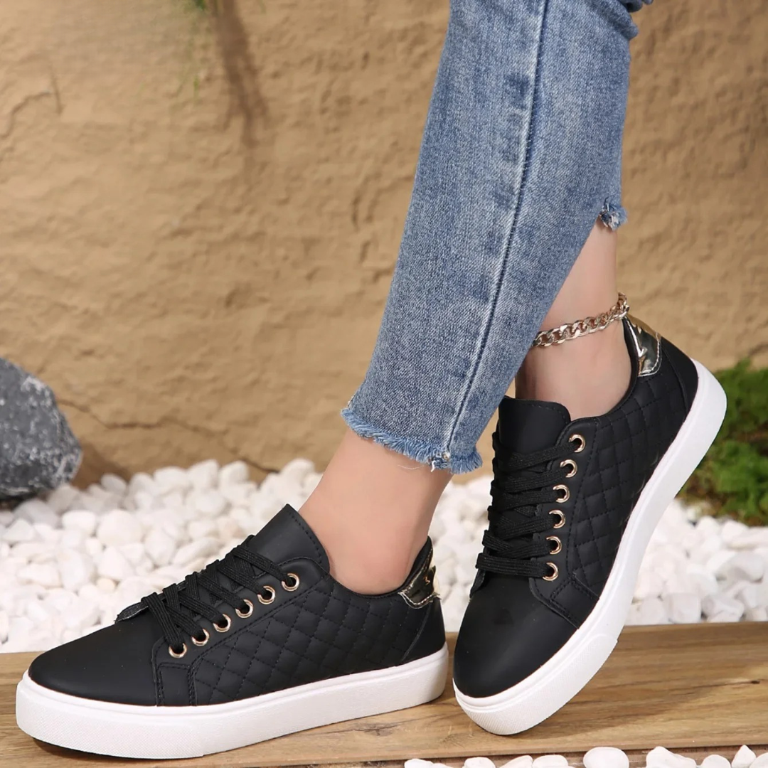 Elowen | Women’s trainers with quilted side detail