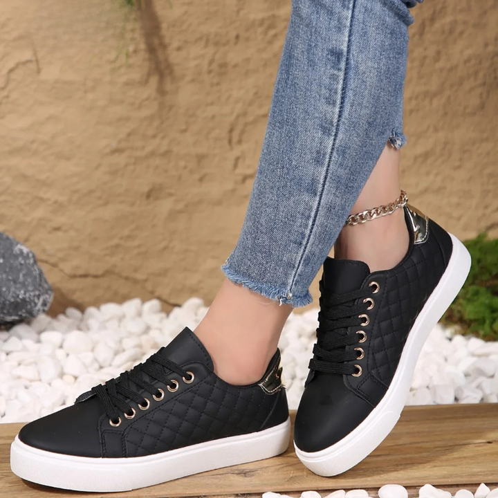 Elowen | Women’s trainers with quilted side detail