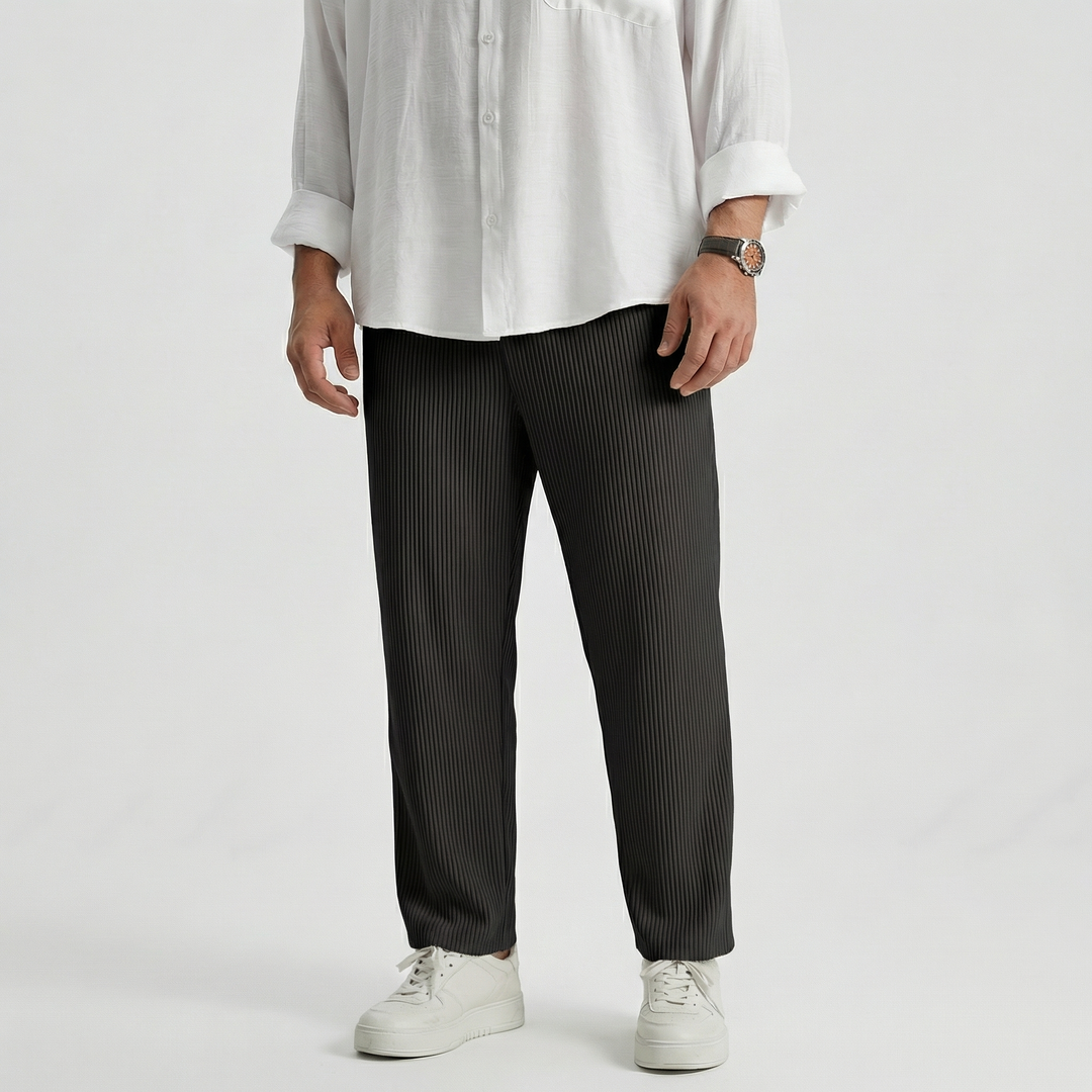 Serano | Men’s Pleated Trousers in a relaxed straight fit