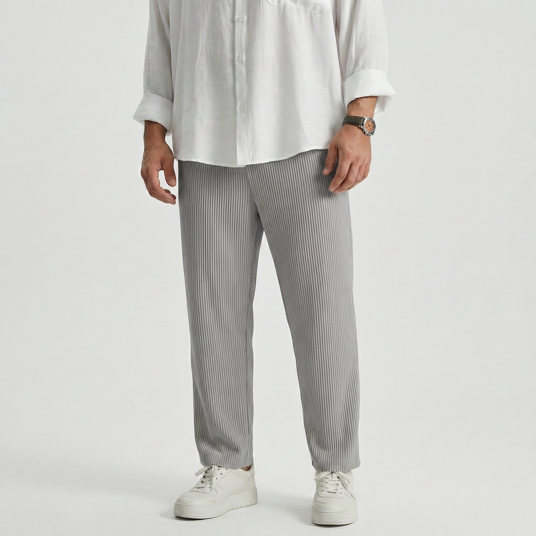 Serano | Men’s Pleated Trousers in a relaxed straight fit